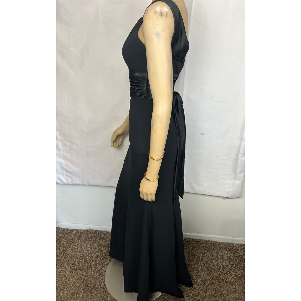 Formal Black High Neck Open Back Evening Gown with Satin Bow Detail Floor Length - Picture 4 of 9